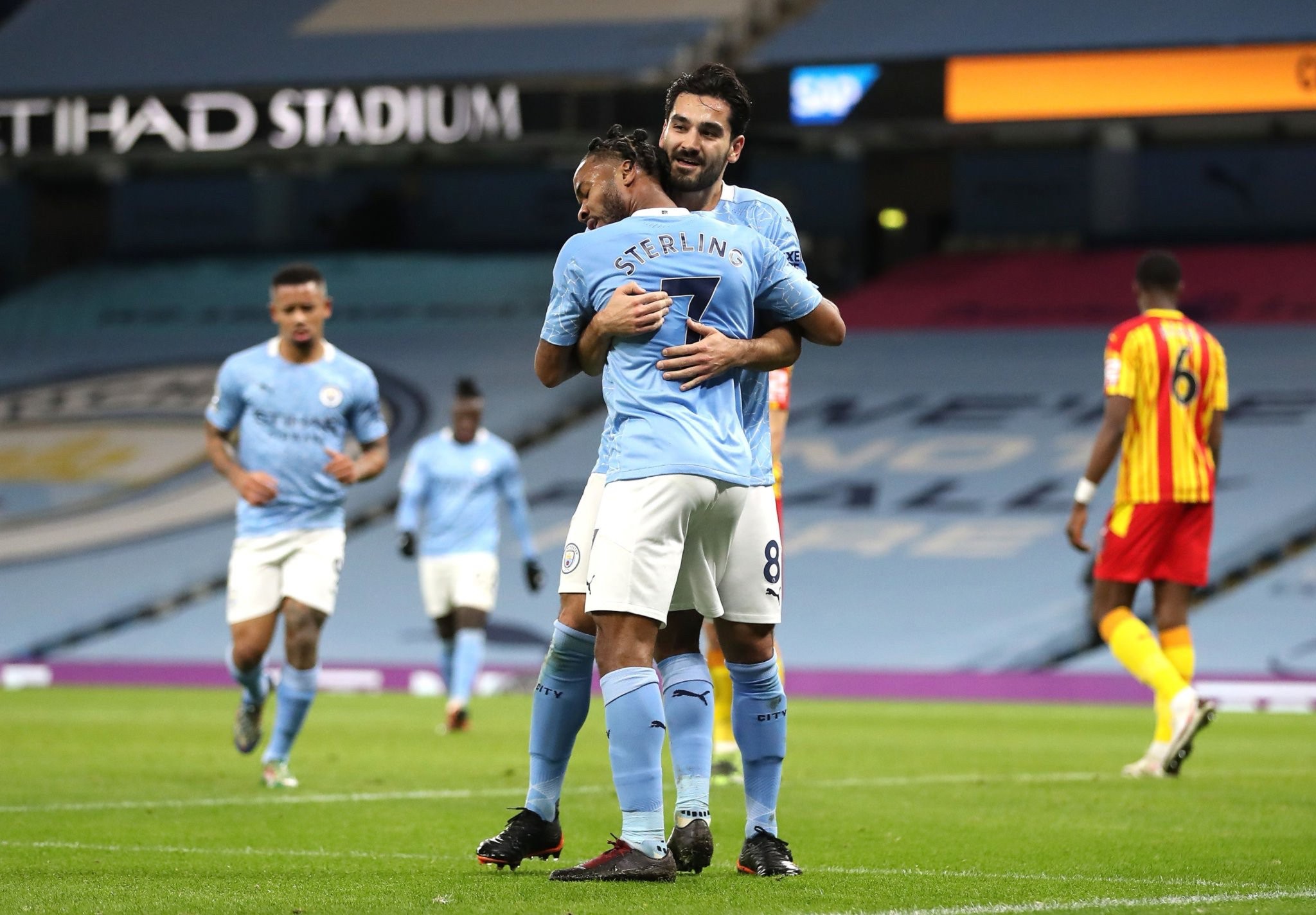 尤其是在下 尤其是在下