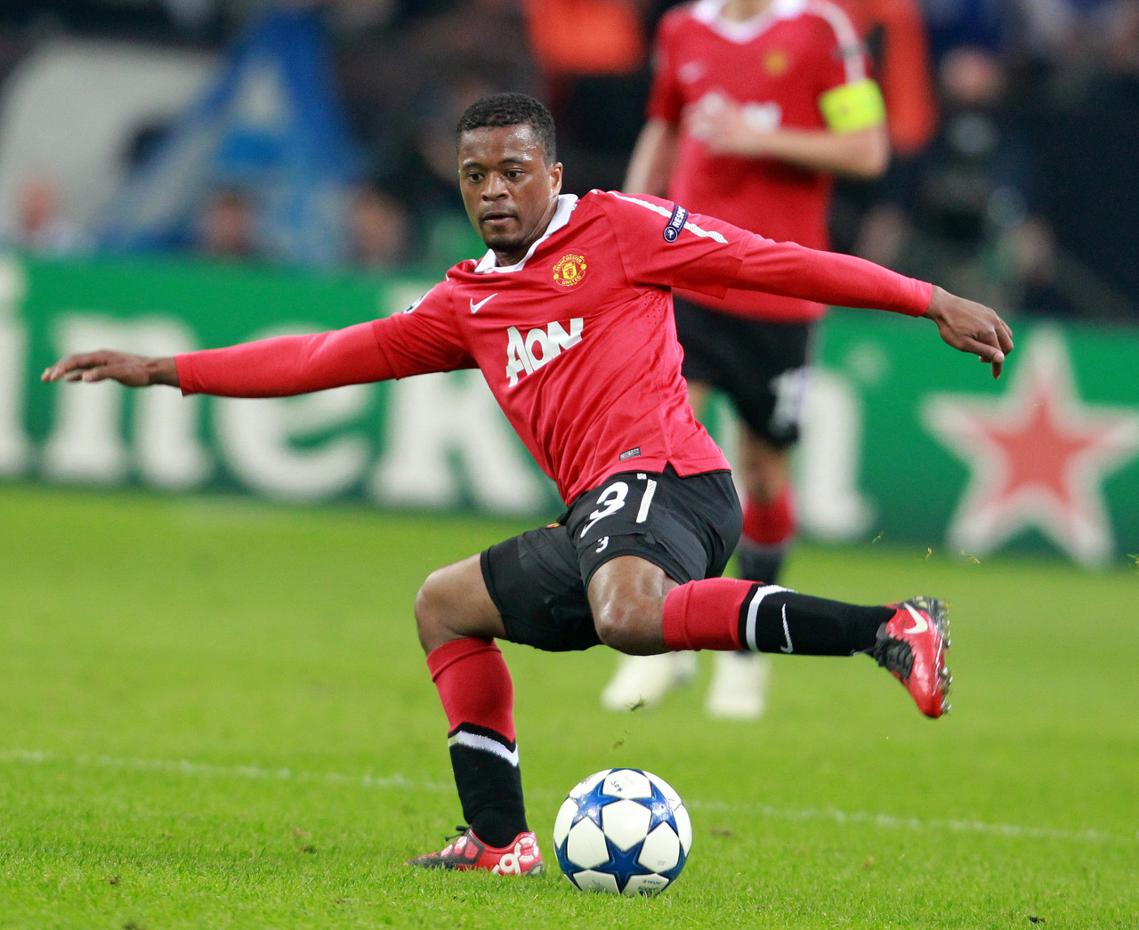 乐部管理层 乐部管理层